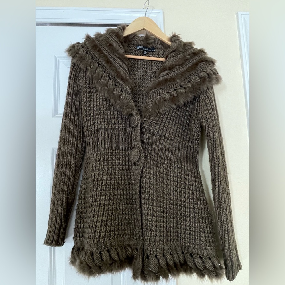 Women’s sweater